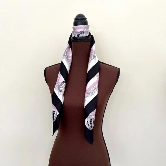 New Gucci Silk Scarf Pink Ropes Print Black Border Silk Wrap Scarf - Picture 12 of 15